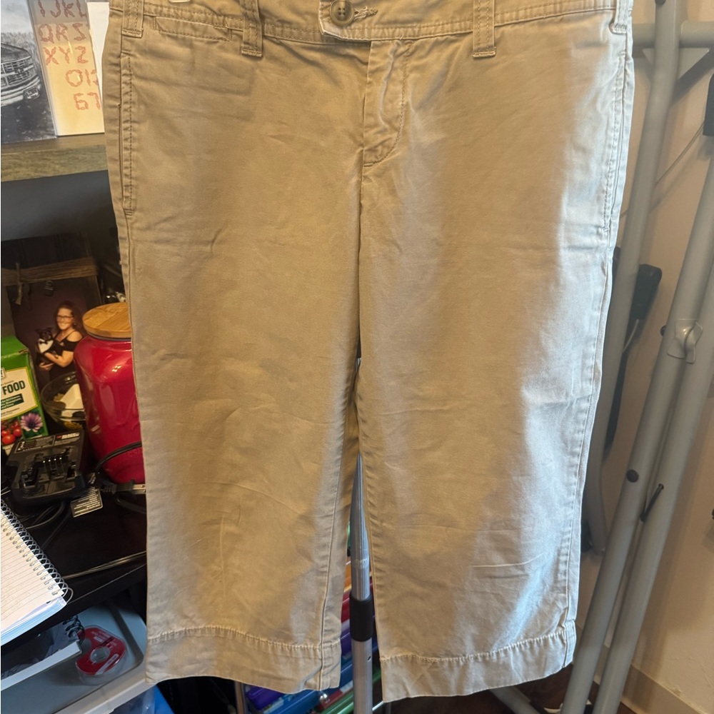 Gap Woman’s Tan Casual capri